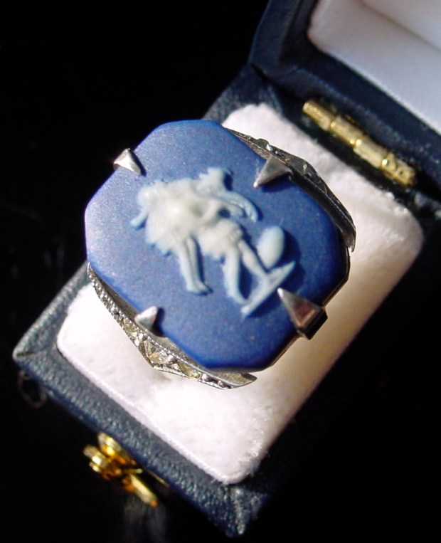 1920s Wedgwood cameo ring