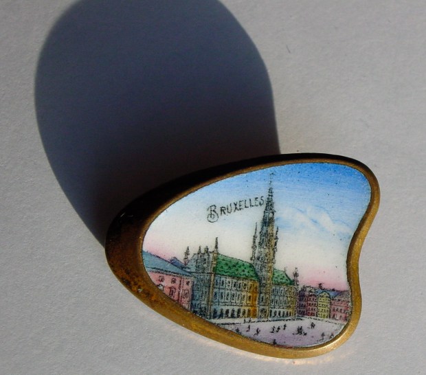 Vintage Enamel Souvenir Bruxelles Brussels Brooch Grand Place