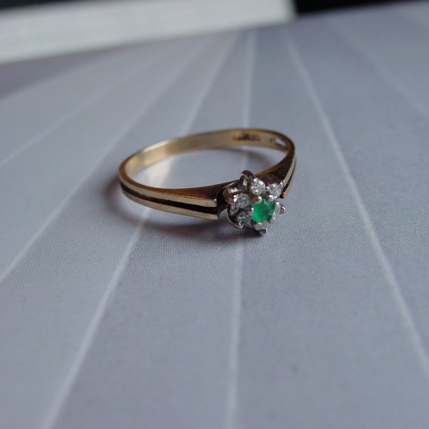10k Emerald and Diamond Ring