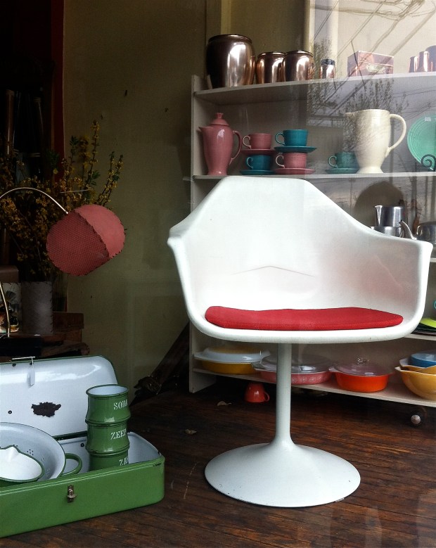 Eero Sarinen Tulip Chair