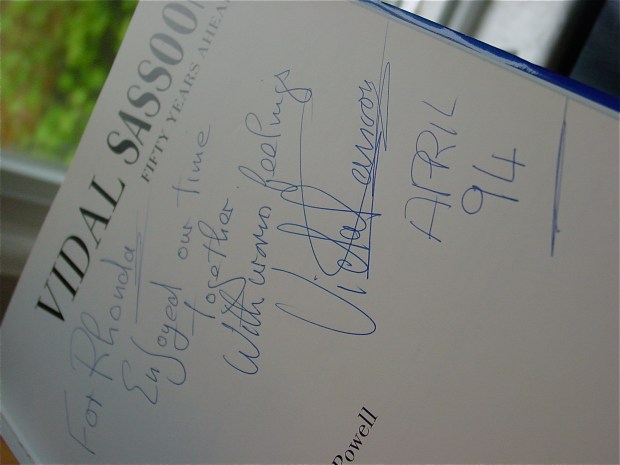 Vidal Sasson Signature Vidal Sasson Autograph