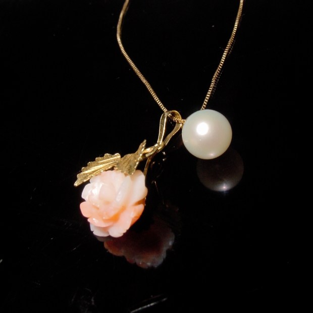 Carved coral rose pendant with pearl 18K carved coral rose pendant with pearl