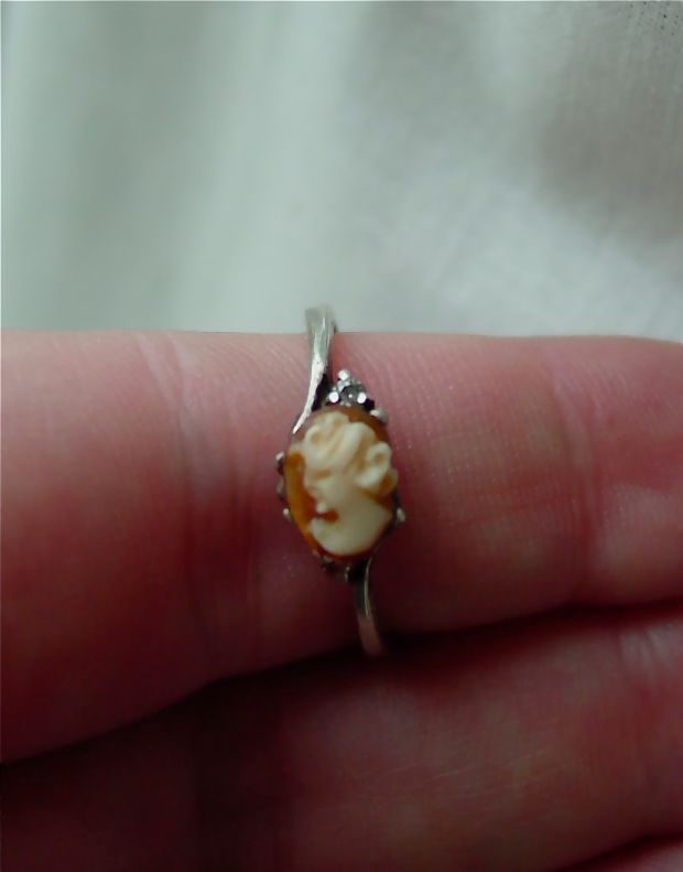 sterling shell cameo ring