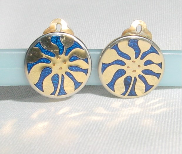 De passille-sylvestre clip on earrings