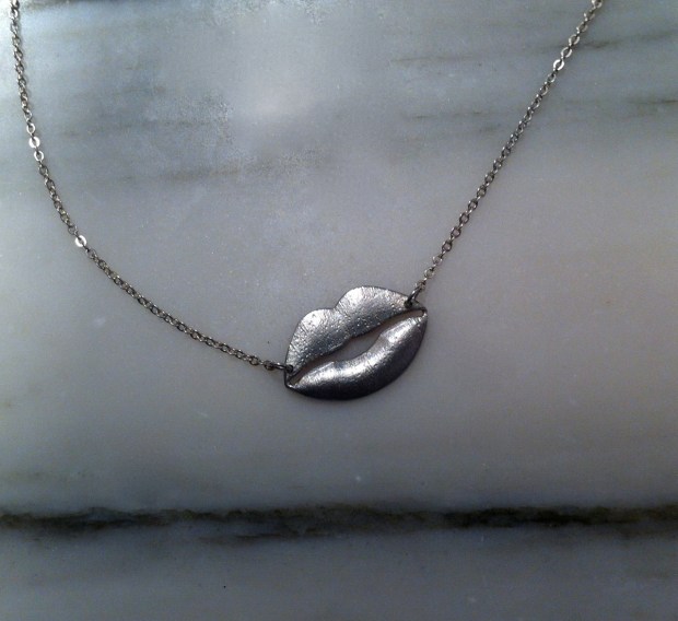 silver lips necklace