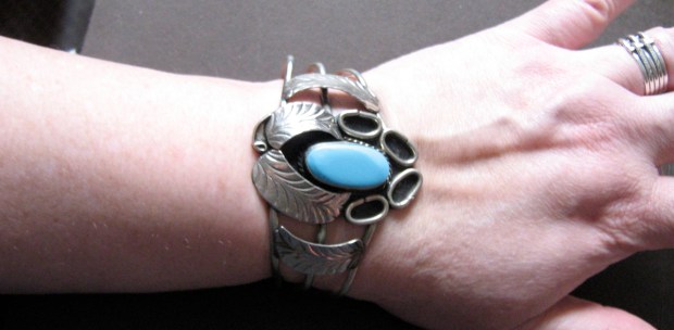 hecho en mexico faux turquoise feather cuff