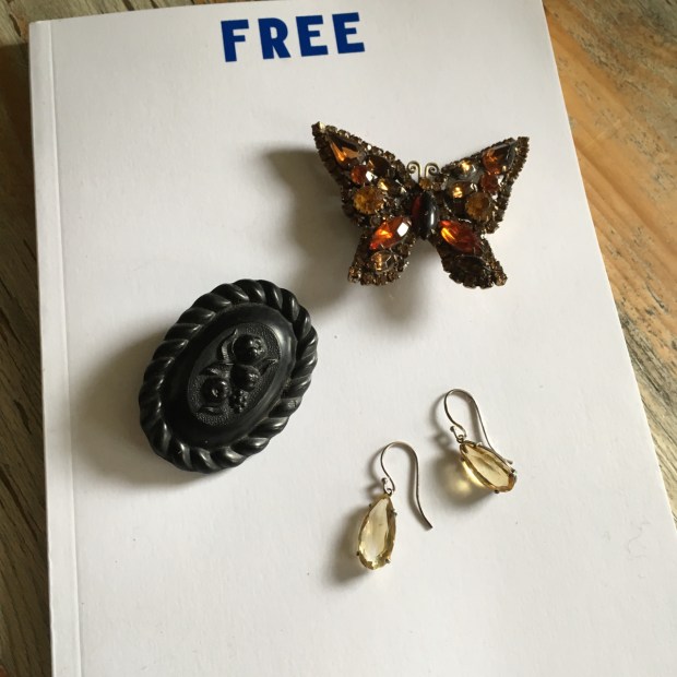 blog weiss gitta percha earrings