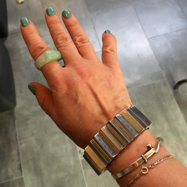 F880DBA6-AA43-4241-A0D4-7B34E729F985