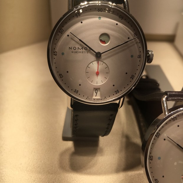 355C2E0A-49EC-4A43-AC43-DEC9D7ABAE5B