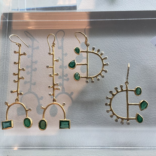 B0F91381-5D83-4767-B760-E7564D5B22A1