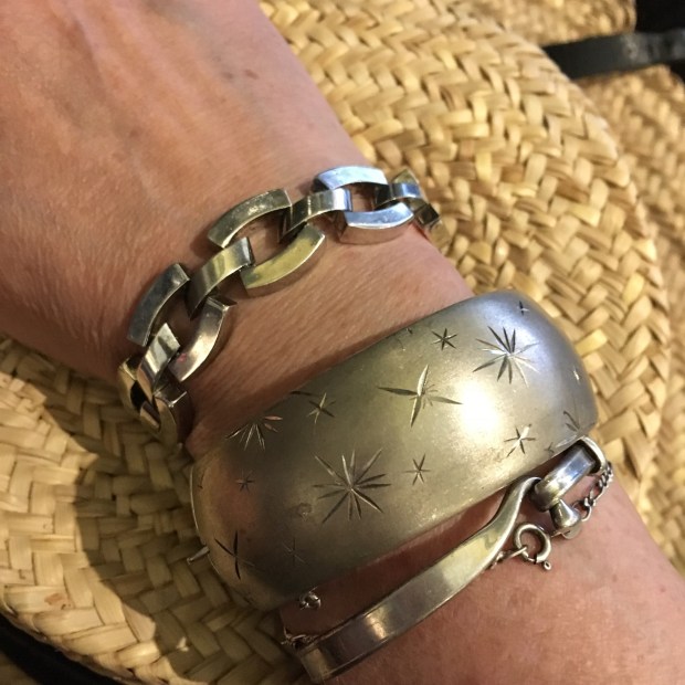 7DC3FDAA-05B3-461D-BDA6-C2DD7116AFD1