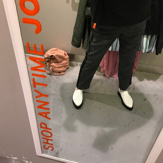 8C47F303-8E5D-44DC-A245-6DFA0F3640E9