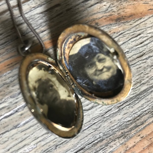 12E51986-5792-414D-B165-1A183C71EBDD