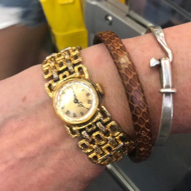 F2011F5D-AC57-4A8D-9B75-9435124CFE82