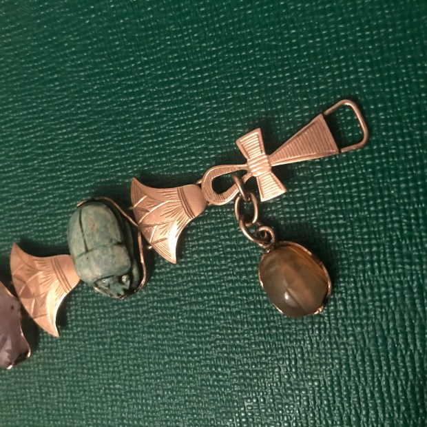 976E96A7-2AB3-432D-88D8-3B0A18955DFF