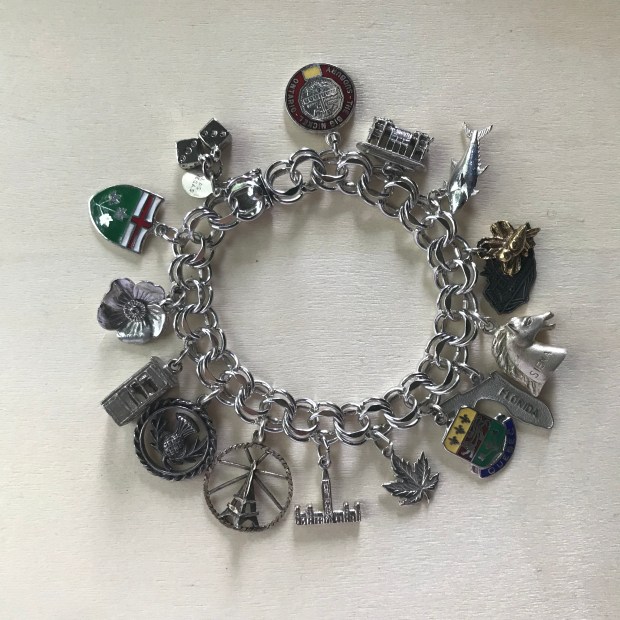 02332381-2E8A-48E7-A677-70705FA02DFD