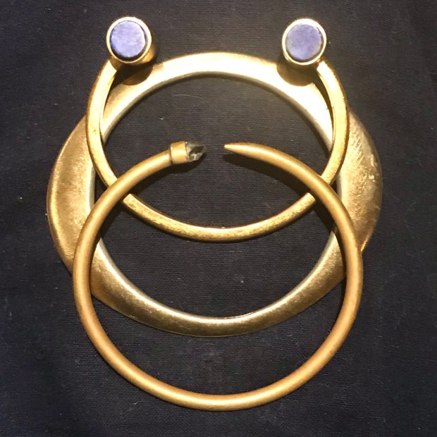 B1594948-D12A-4D50-A641-6D4C3A661E5D